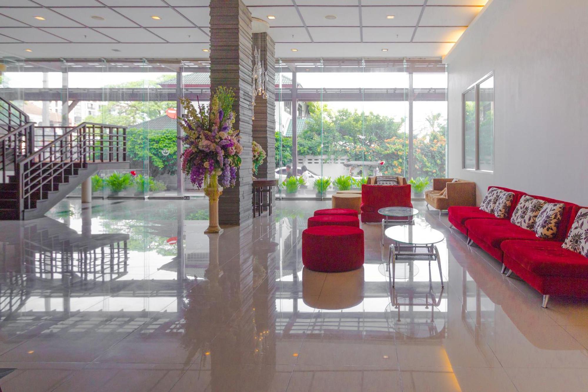 Mayflower Grande Hotel Chiang Mai Exterior photo