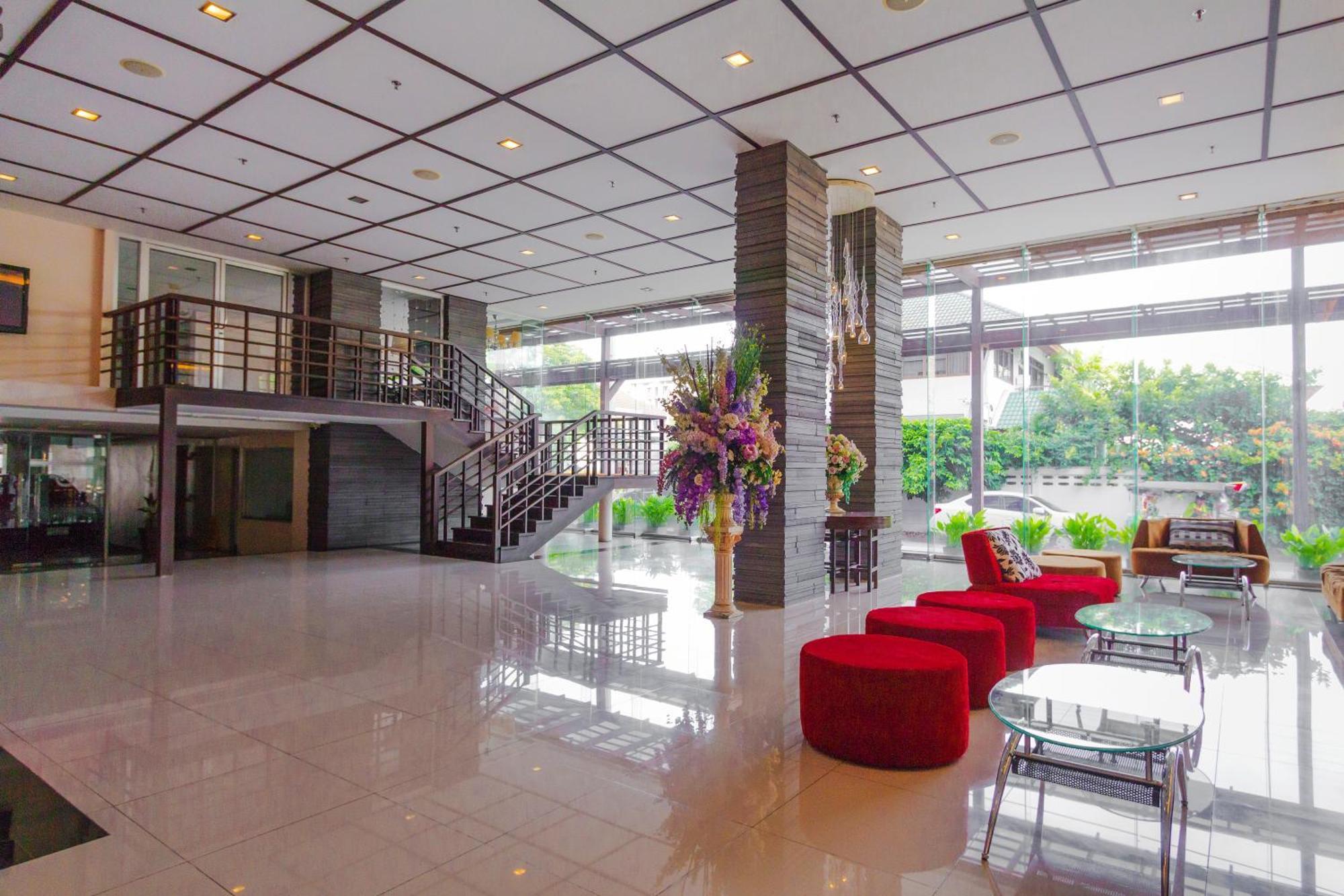 Mayflower Grande Hotel Chiang Mai Exterior photo