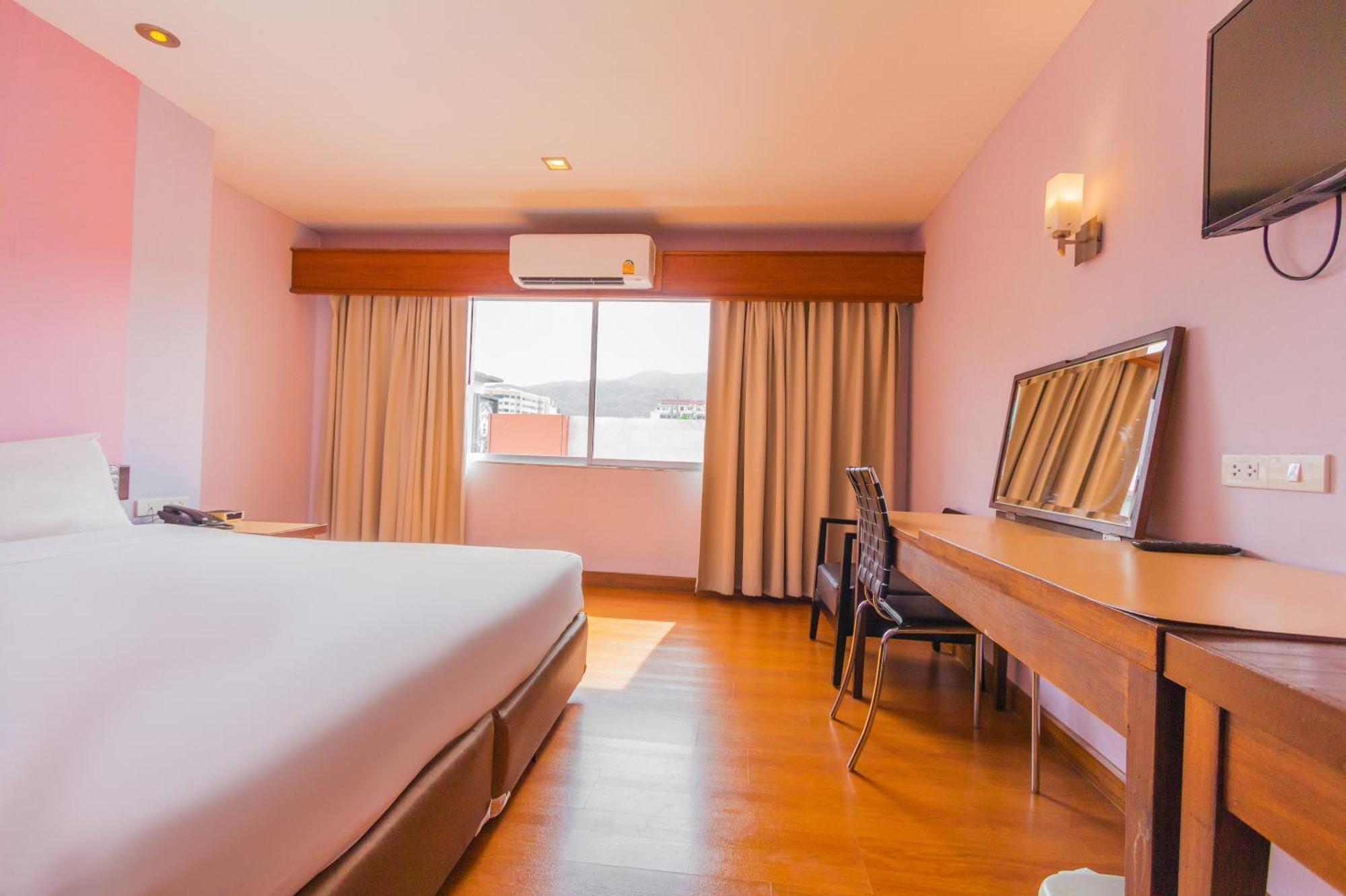 Mayflower Grande Hotel Chiang Mai Exterior photo