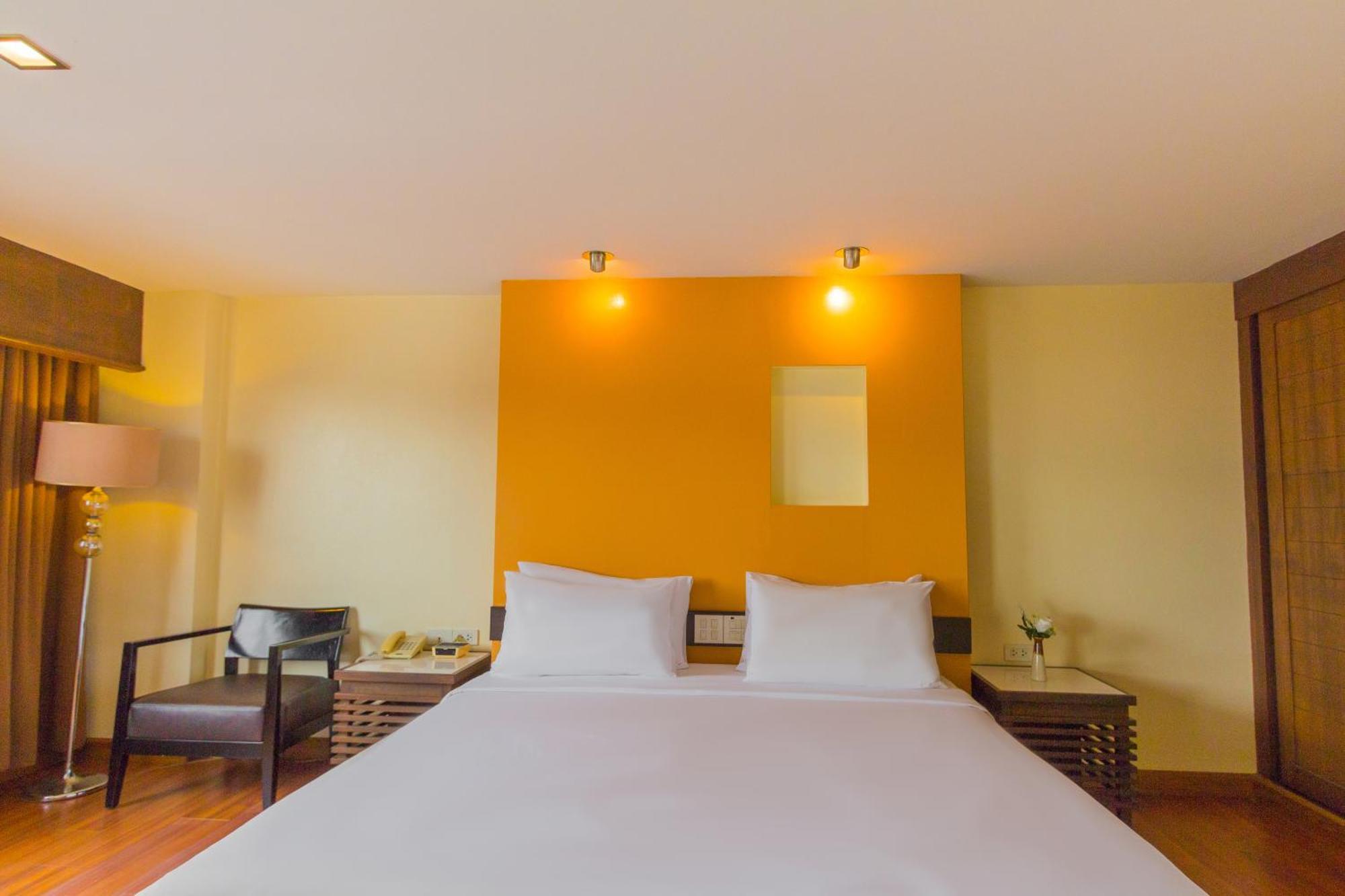 Mayflower Grande Hotel Chiang Mai Exterior photo
