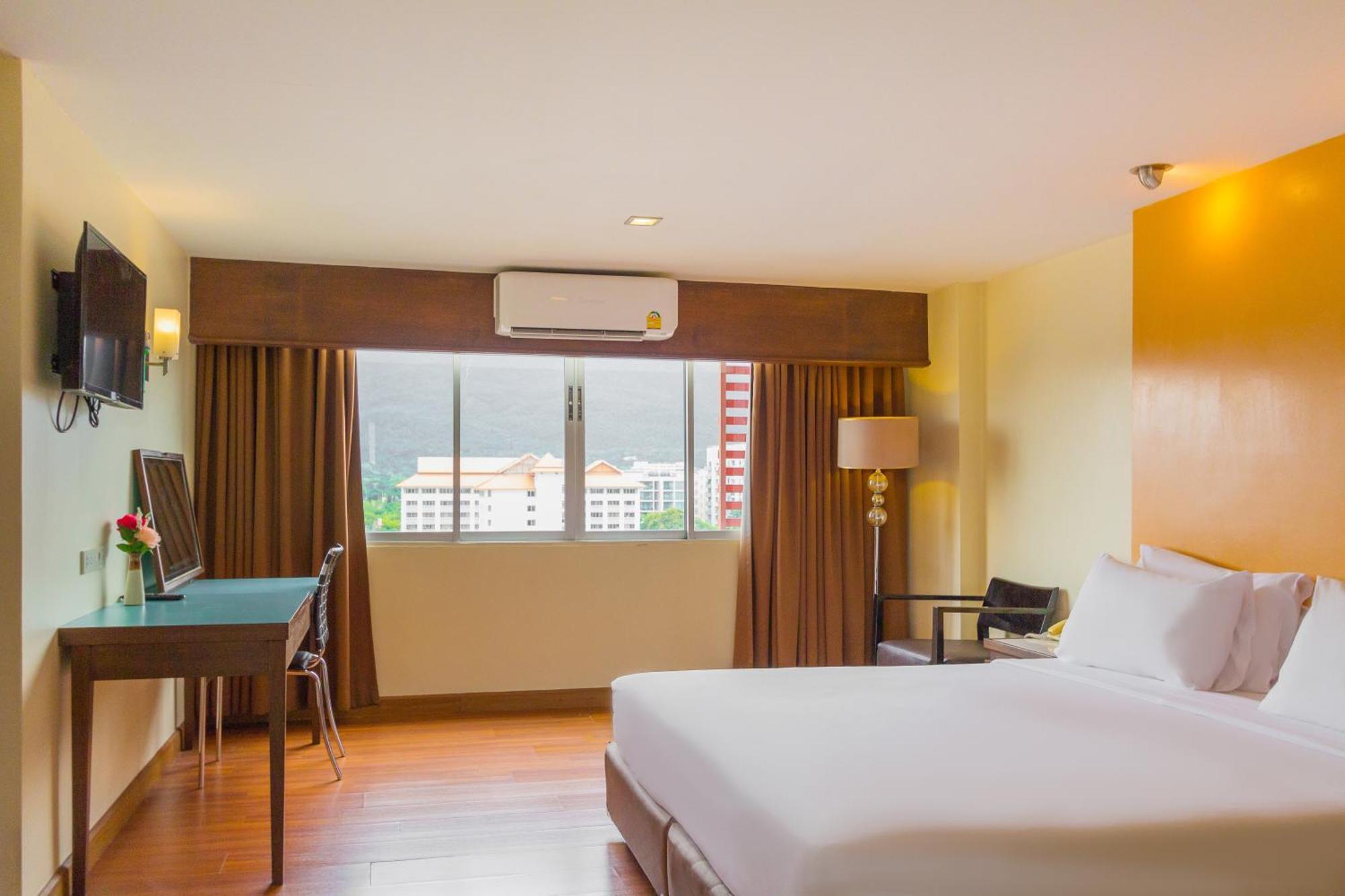 Mayflower Grande Hotel Chiang Mai Exterior photo