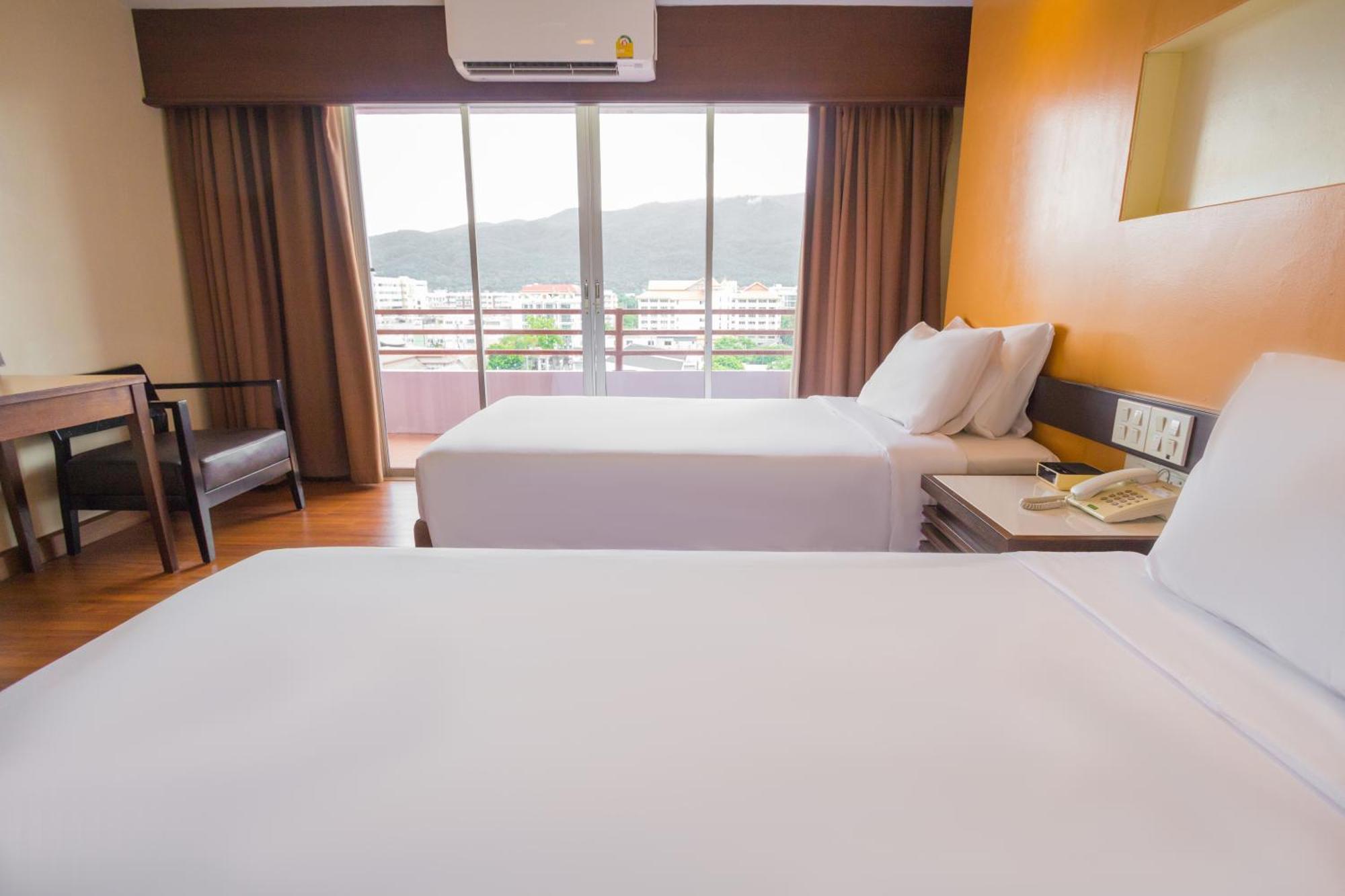 Mayflower Grande Hotel Chiang Mai Exterior photo
