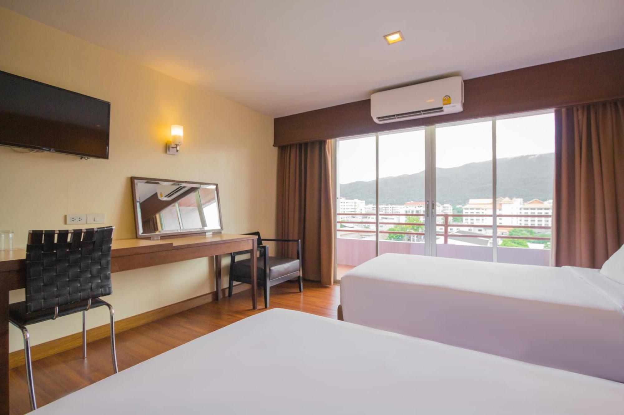Mayflower Grande Hotel Chiang Mai Exterior photo