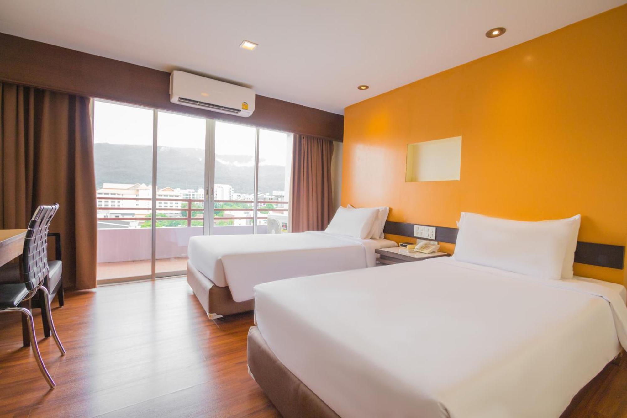 Mayflower Grande Hotel Chiang Mai Exterior photo