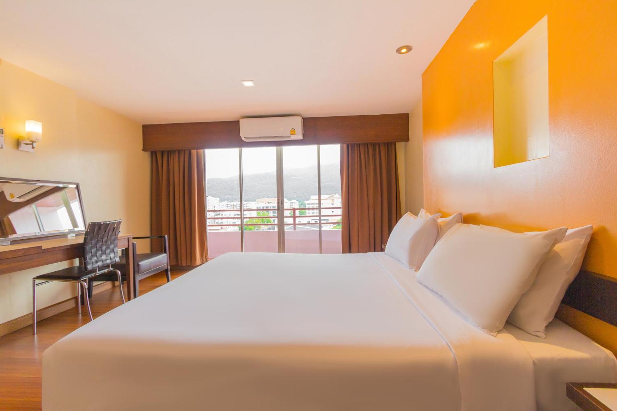 Mayflower Grande Hotel Chiang Mai Exterior photo