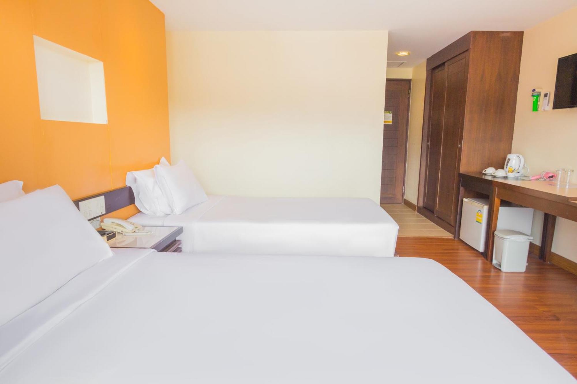 Mayflower Grande Hotel Chiang Mai Exterior photo